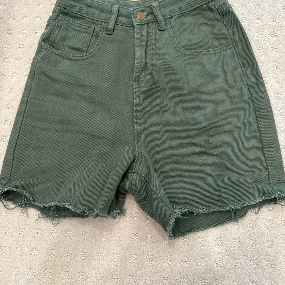 Princess Polly High-Rise Green Cutoff Denim Shorts Women’s Size 4 US 0 EU 32